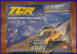 1977 Ideal TCR SLOT CAR Total Control Racing Passing Slotless Track Set + 2 CARS