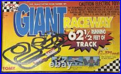 1995 TOMY #9868 HO SCALE AFX SUPER G GIANT RACEWAY SLOT CAR TRACK With3 CARS 1995 TOMY #9868 HO SCALE AFX SUPER G GIANT RACEWAY SLOT CAR TRACK With3 CARS