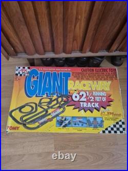 1995 Tomy #9868 HO Scale AFX Super Giant Raceway Slot Car Track 2 Cars