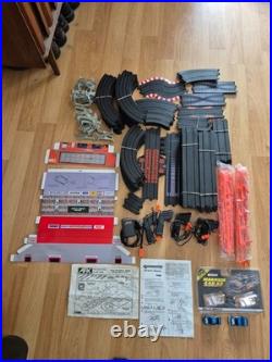 1995 Tomy #9868 HO Scale AFX Super Giant Raceway Slot Car Track 2 Cars