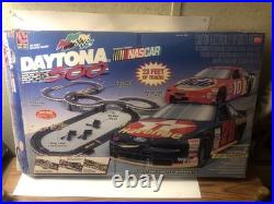1997 DAYTONA 500 HO Scale Electric NASCAR Racing Track plus extra cars/trigger