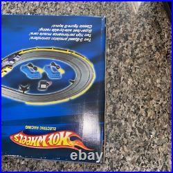 2005 Hot Wheels STREET SPEED CHALLENGE Slot Car Track CHARGER & SUPERBIRD SEALED