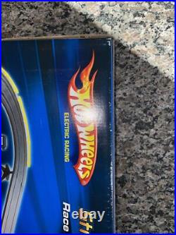 2005 Hot Wheels STREET SPEED CHALLENGE Slot Car Track CHARGER & SUPERBIRD SEALED