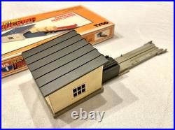 (6) 1980's TYCO US-1 Sets Airport, Freight, Crane Pipe, Crate, Auto & Log Loader