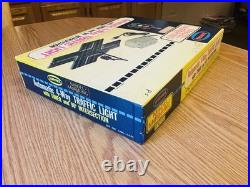 AURORA NOS #1466 AUTOMATIC 4-WAY TRAFFIC LIGHT with TIMER & 90 INTERSECTION