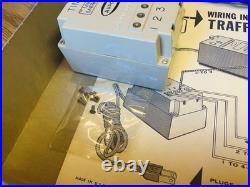AURORA NOS #1466 AUTOMATIC 4-WAY TRAFFIC LIGHT with TIMER & 90 INTERSECTION