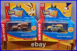 AUTO WORLD WILE E COYOTE vs ROAD RUNNER With 18ft PRO SLOT CAR RACE TRACK NEW 1/64