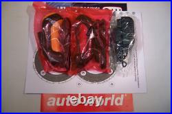 AUTO WORLD WILE E COYOTE vs ROAD RUNNER With 18ft PRO SLOT CAR RACE TRACK NEW 1/64