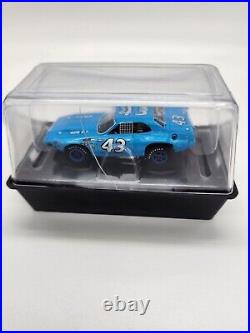 Auto World Blue 1971 Dodge Charger Stock Car #43 HO Slot Car Track Set Only Car