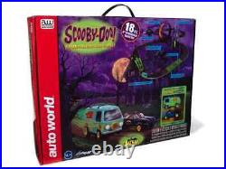 Auto World Scooby-Doo & Batman Robin 18' HO Slot Car Race Track Set SRS338