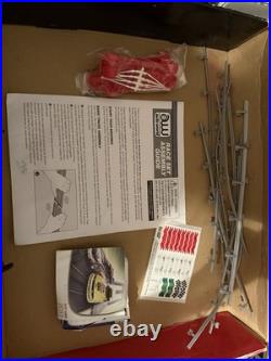 AutoWorld The Dukes Of Hazzard Curve Huggers Electric Racing Slot Car READ