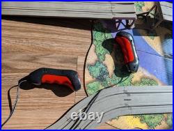 AutoWorld The Dukes Of Hazzard Curve Huggers Electric Racing Slot Car READ