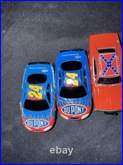 AutoWorld The Dukes Of Hazzard Curve Huggers Electric Racing Slot Car READ