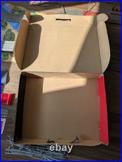 AutoWorld The Dukes Of Hazzard Curve Huggers Electric Racing Slot Car READ