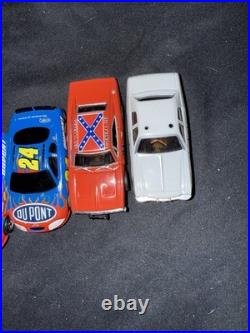AutoWorld The Dukes Of Hazzard Curve Huggers Electric Racing Slot Car READ