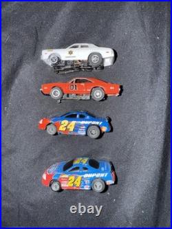 AutoWorld The Dukes Of Hazzard Curve Huggers Electric Racing Slot Car READ