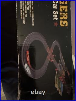 AutoWorld The Dukes Of Hazzard Curve Huggers Electric Racing Slot Car READ