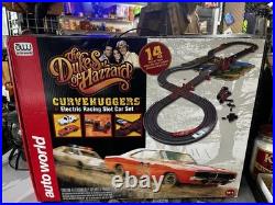 AutoWorld The Dukes Of Hazzard Curve Huggers Electric Racing Slot Car used