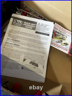 AutoWorld The Dukes Of Hazzard Curve Huggers Electric Racing Slot Car used