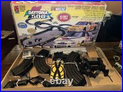 Daytona 500 SPEEDWAY Life Like Racing HO Set 23' Race Track 2 Fast Tracker Cars