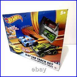Hot Wheels Slot Car Track Set 15.4 Feet Scale Speed 450 Mph 2 Turbo Boosters New
