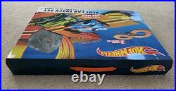Hot Wheels Track Set Slot Car 15.4 Feet Scale Speed 450 MPH 2 Turbo Boosters