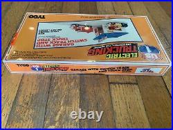 NEW SEALED TYCO HO US1 Electric Garage with Switch Track and Truck Stop Exxon