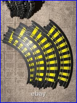 TYCO Daredevil Cliff Hangers Slot Car Race Track Set Complete with2 Corvettes + Ex