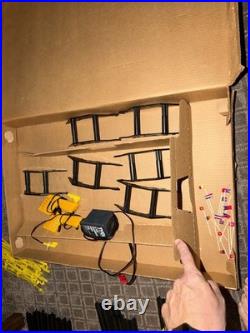 TYCO Daredevil Cliff Hangers Slot Car Race Track Set Complete with2 Corvettes + Ex