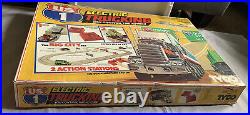 TYCO US1 Electric Trucking Big City Track Slot Car Set #3201 Control the Action