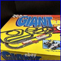 Team AFX Giant Raceway H. O. Scale Electric Road Race Track Set With2 Cars 9868