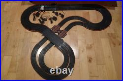 Tomy 4Way Split Racemasters Electric Slot Car Racing Track (9945) + Cars WORKS