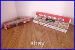 Tomy 4Way Split Racemasters Electric Slot Car Racing Track (9945) + Cars WORKS