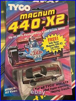 Tyco Championship slot car Race Track With Nite Glow 440-X2 Magnum Complete