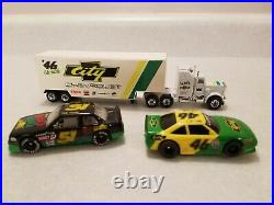 Tyco HO 5 NASCAR Days of Thunder Race Track Slot Cars & Matchbox Semi's +3 Cars