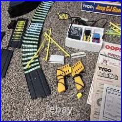 Tyco Jeep CJ Snake Track Nite Glow Slot Car Set 95% Complete w Box Untested Tyco Jeep CJ Snake Track Nite Glow Slot Car Set 95% Complete w Box Untested