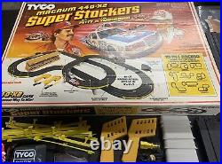 Tyco Magnum 440 Super Stocker Petty vs Yarborough Slot Car Track WITH Cars