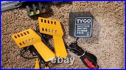 Tyco Track Lot with 2 working cars! 17pcs. Tested works great! (See Description)