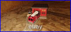 Tyco US1 Electric Trucking Fire Station witht Switch Fire Truck & Fire Chief car