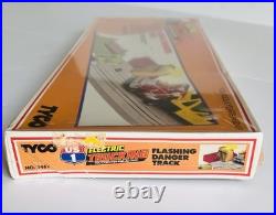 Tyco US1 Electric Trucking Flashing Danger Track Set NEW OLD STOCK 3467