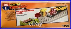 Tyco US1 Electric Trucking Flashing Danger Track Set NEW OLD STOCK 3467