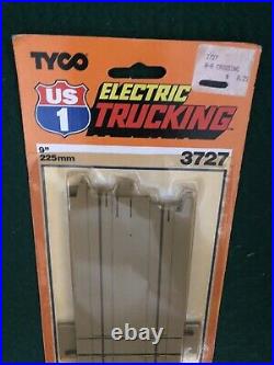 Tyco Us1 Electric Trucking 9 Inch Railroad Crossing Sealed In Package Nos