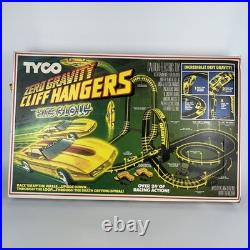 Tyco Zero Gravity CORVETTES Cliff Hangers 6234 Nite Glow Set Incomplete with 6 Car