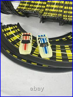 Tyco Zero Gravity Cliff Hangers HO Slot Car Race Track Set Lot 2 cars