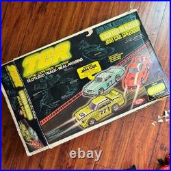 VINTAGE 1979 IDEAL TCR SLOTLESS TRACK LIGHTED BLAZERSRACE SET With 5 SLOT CARS