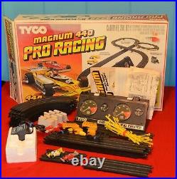 VINTAGE 1981 TYCO MAGNUM 440 PRO RACING SLOT CAR TRACK SET WithCARS TESTED WORKING