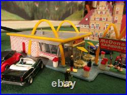 VINTAGE Life Like McDonalds Aurora T Jet Slot Car Train Track Set Building