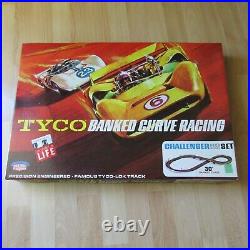 VINTAGE TYCO HO SCALE SLOT CAR TRACK Early 60's Challenger BANKED CURVE RACING