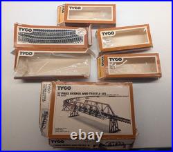 Vintage 1970s Tyco HO Scale Electric Train Lot