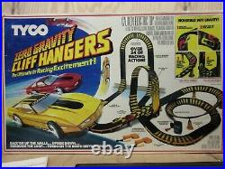 Vintage Tyco 6232 Zero Gravity Cliff Hanger HO Slot Car Race Track Set READ INFO